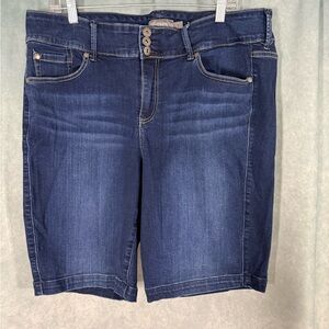 Torrid stretch denim Bermuda shorts plus